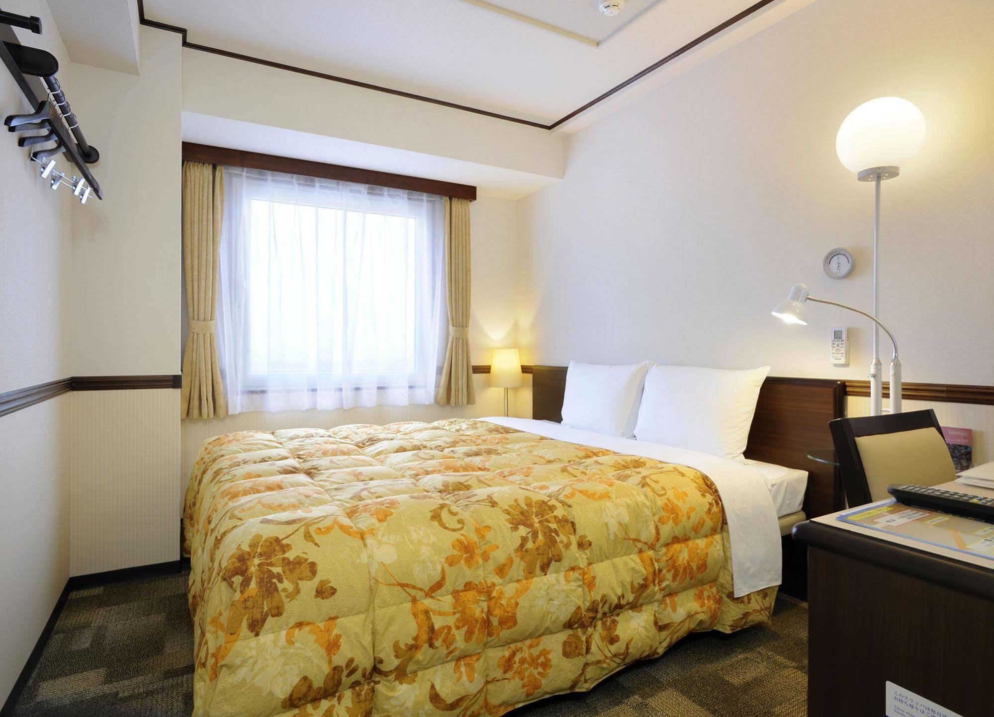 Toyoko Inn Sakudaira-Eki Asama-Guchi Exterior photo